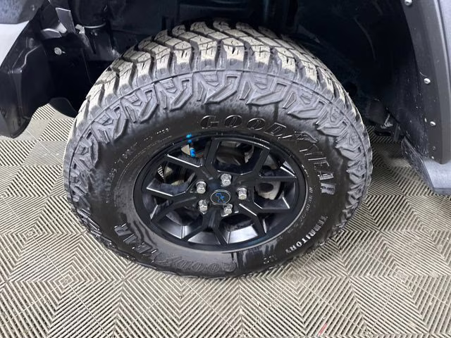 2024 Granite Crystal Metallic Clearcoat Jeep Wrangler Willys 4xe 4X4 SUV