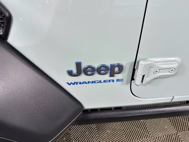 2024 Earl Clearcoat Jeep Wrangler Willys 4xe 4X4 SUV