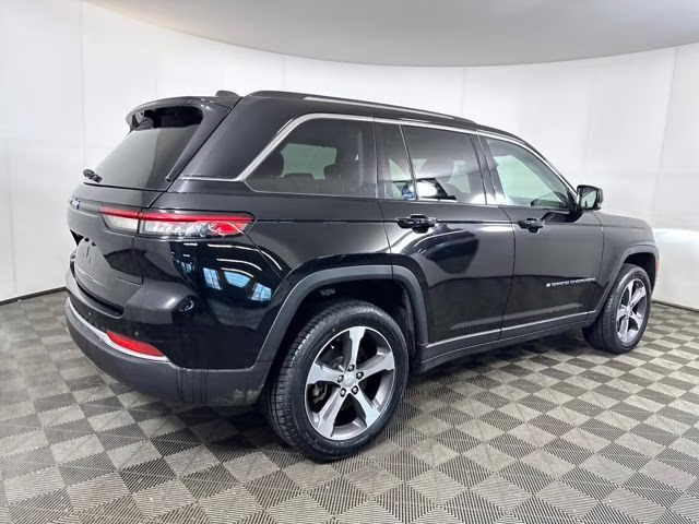 2023 Diamond Black Crystal Pearlcoat Jeep Grand Cherokee 4xe 4X4 SUV