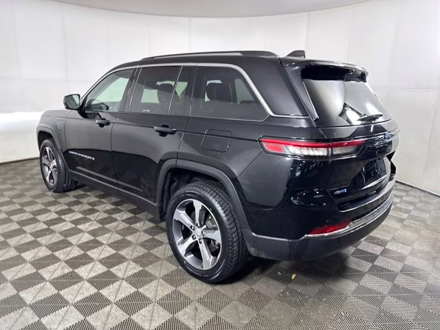 2023 Diamond Black Crystal Pearlcoat Jeep Grand Cherokee 4xe 4X4 SUV