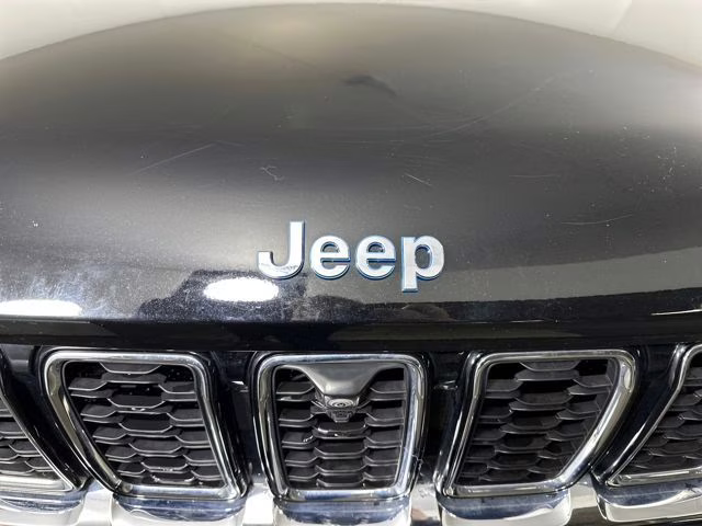 2023 Diamond Black Crystal Pearlcoat Jeep Grand Cherokee 4xe 4X4 SUV