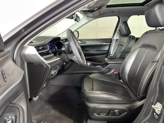2023 Baltic Gray Metallic Clearcoat Jeep Grand Cherokee 4xe 4X4 SUV