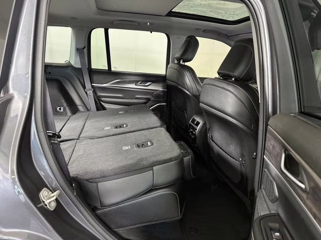 2023 Baltic Gray Metallic Clearcoat Jeep Grand Cherokee 4xe 4X4 SUV