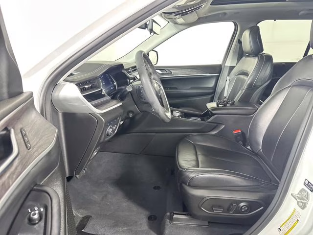 2023 Bright White Clearcoat Jeep Grand Cherokee 4xe 4X4 SUV
