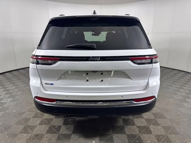2023 Bright White Clearcoat Jeep Grand Cherokee 4xe 4X4 SUV