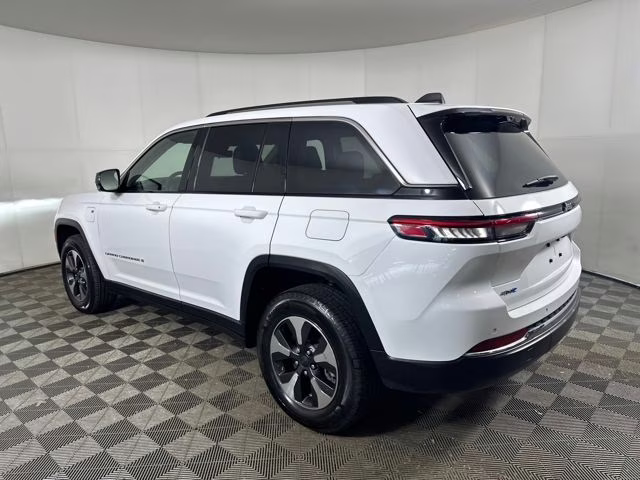 2023 Bright White Clearcoat Jeep Grand Cherokee 4xe 4X4 SUV
