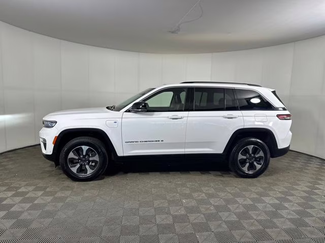 2023 Bright White Clearcoat Jeep Grand Cherokee 4xe 4X4 SUV
