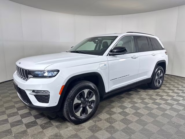 2023 Bright White Clearcoat Jeep Grand Cherokee 4xe 4X4 SUV