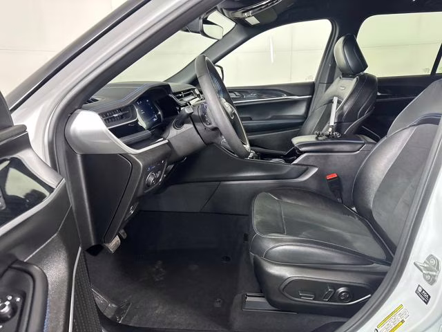 2022 Bright White Clearcoat Jeep Grand Cherokee Trailhawk 4xe 4X4 SUV
