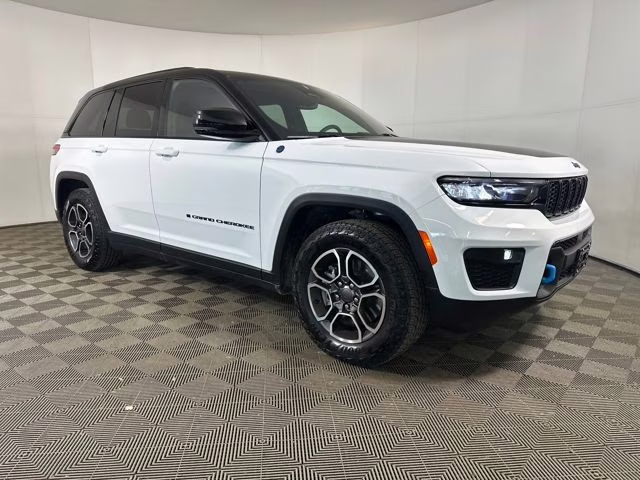 2022 Bright White Clearcoat Jeep Grand Cherokee Trailhawk 4xe 4X4 SUV