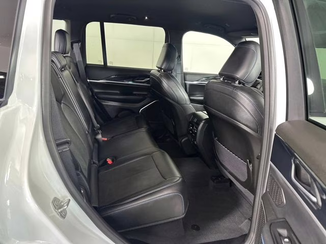 2022 Bright White Clearcoat Jeep Grand Cherokee Trailhawk 4xe 4X4 SUV