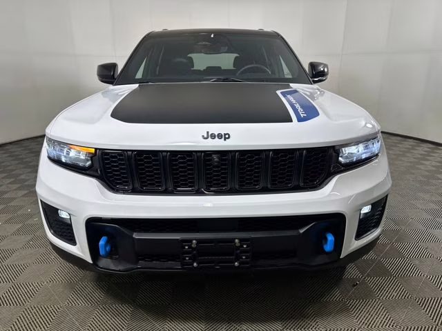 2022 Bright White Clearcoat Jeep Grand Cherokee Trailhawk 4xe 4X4 SUV