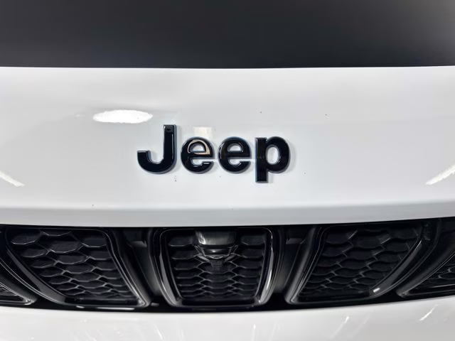 2022 Bright White Clearcoat Jeep Grand Cherokee Trailhawk 4xe 4X4 SUV