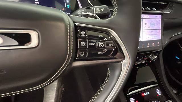 2023 Baltic Gray Metallic Clearcoat Jeep Grand Cherokee Overland 4xe 4X4 SUV
