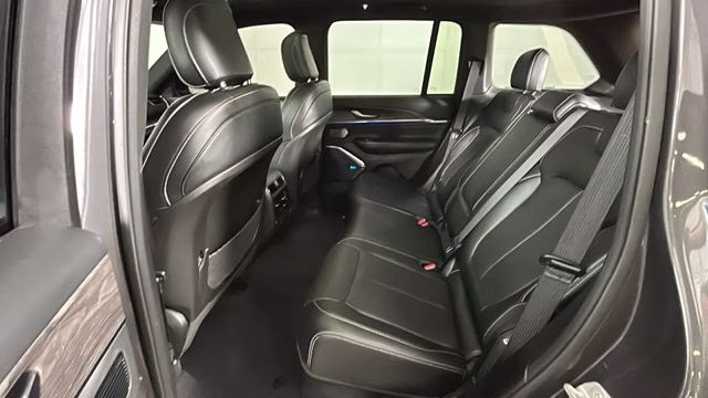 2023 Baltic Gray Metallic Clearcoat Jeep Grand Cherokee Overland 4xe 4X4 SUV