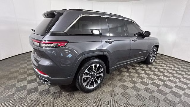 2023 Baltic Gray Metallic Clearcoat Jeep Grand Cherokee Overland 4xe 4X4 SUV