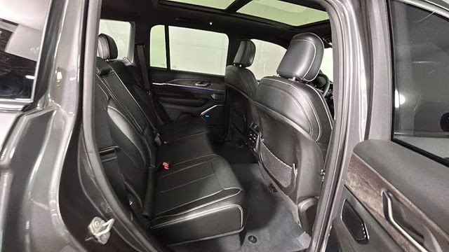 2023 Baltic Gray Metallic Clearcoat Jeep Grand Cherokee Overland 4xe 4X4 SUV