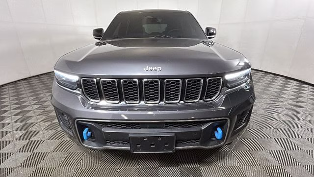 2023 Baltic Gray Metallic Clearcoat Jeep Grand Cherokee Overland 4xe 4X4 SUV