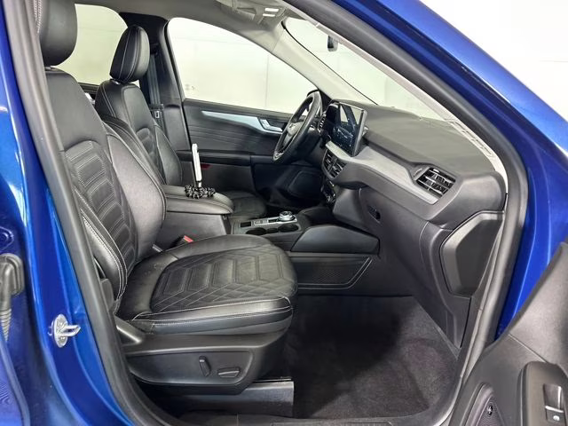 2023 Blue Metallic Ford Escape Plug-In Hybrid Base FWD SUV