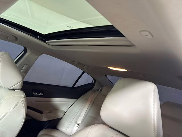 2020 Pearl White Tricoat Nissan Altima 2.0 Platinum FWD Sedan