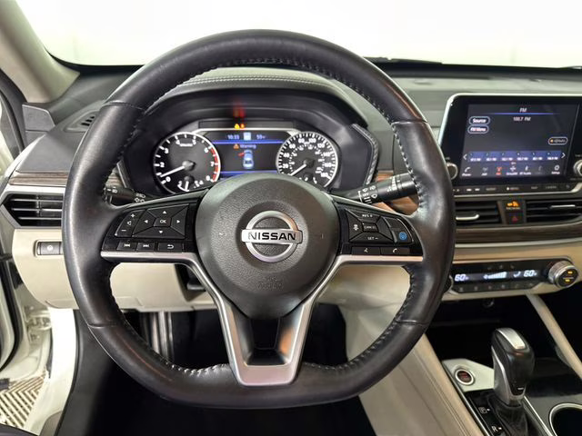 2020 Pearl White Tricoat Nissan Altima 2.0 Platinum FWD Sedan