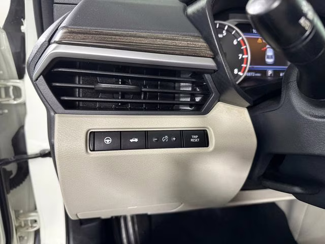 2020 Pearl White Tricoat Nissan Altima 2.0 Platinum FWD Sedan