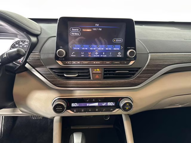 2020 Pearl White Tricoat Nissan Altima 2.0 Platinum FWD Sedan