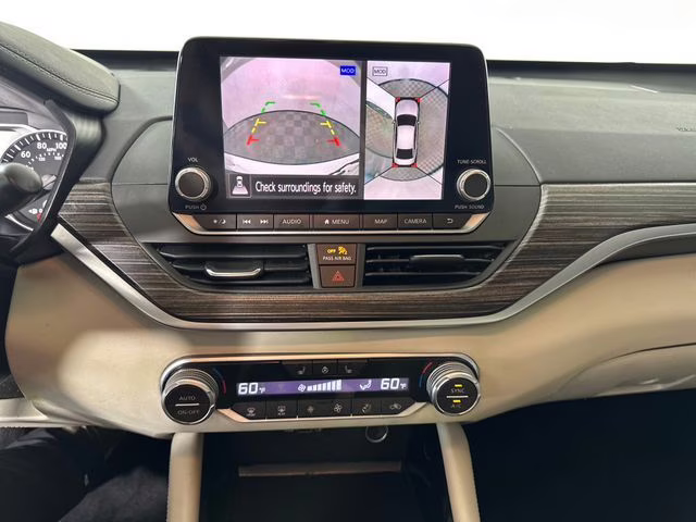 2020 Pearl White Tricoat Nissan Altima 2.0 Platinum FWD Sedan