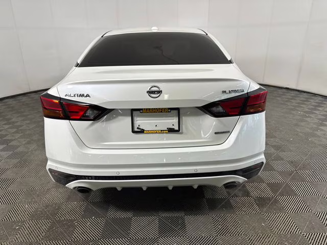 2020 Pearl White Tricoat Nissan Altima 2.0 Platinum FWD Sedan