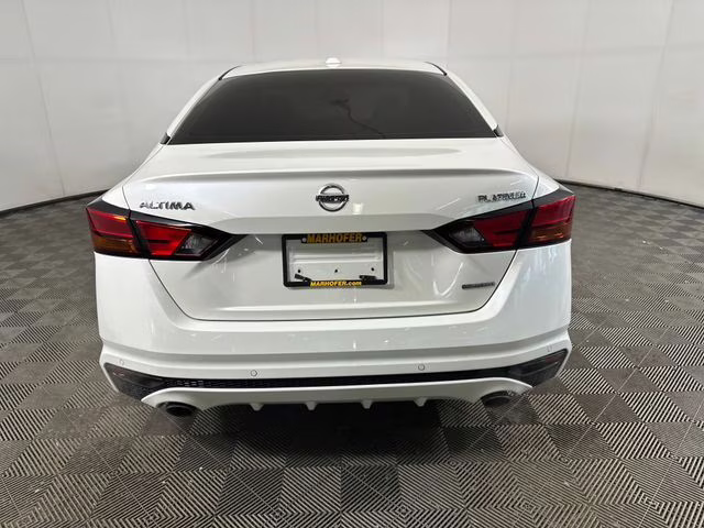 2020 Pearl White Tricoat Nissan Altima 2.0 Platinum FWD Sedan