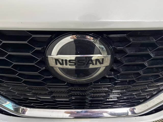 2020 Pearl White Tricoat Nissan Altima 2.0 Platinum FWD Sedan