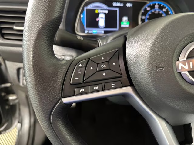 2025 Gun Metallic Nissan Leaf S FWD Hatchback