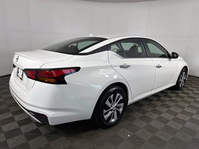 2025 Glacier White Nissan Altima 2.5 S FWD Sedan