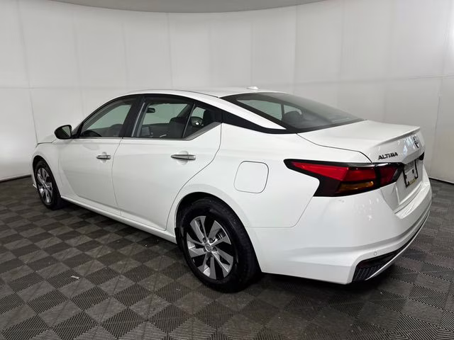 2025 Glacier White Nissan Altima 2.5 S FWD Sedan