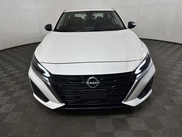 2025 Glacier White Nissan Altima 2.5 S FWD Sedan