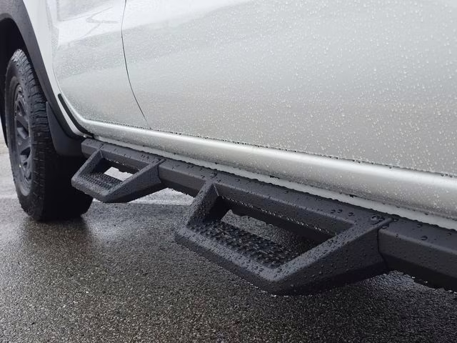 2026 Glacier White Nissan Frontier PRO-4X 4X4 Truck