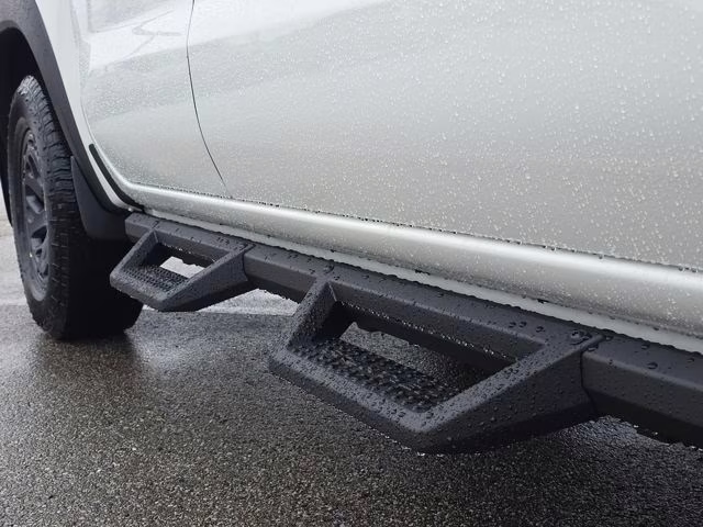 2026 Glacier White Nissan Frontier PRO-4X 4X4 Truck