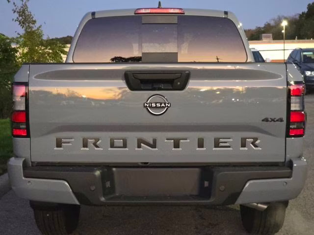 2026 Boulder Gray Pearl Nissan Frontier SV 4X4 Truck
