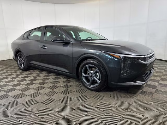 2025 Interstellar Gray Kia K4 LXS FWD Sedan