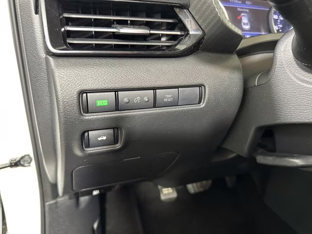 2023 Aspen White Tricoat Nissan Sentra SR FWD Sedan