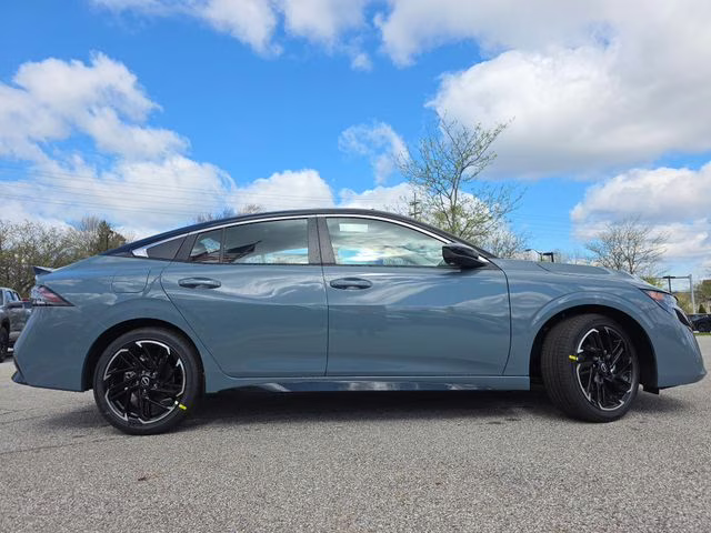 2026 Atlantic Gray/Super Black Nissan Sentra SR FWD Sedan