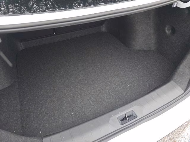 2026 Aspen White/Super Black Nissan Sentra SR FWD Sedan