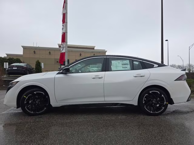 2026 Aspen White/Super Black Nissan Sentra SR FWD Sedan