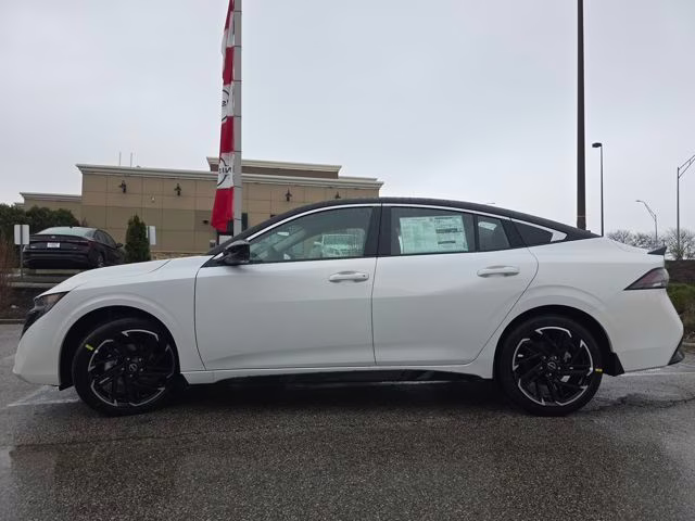 2026 Aspen White/Super Black Nissan Sentra SR FWD Sedan
