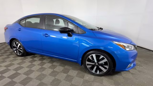 2021 Electric Blue Metallic Nissan Versa 1.6 SR FWD Sedan
