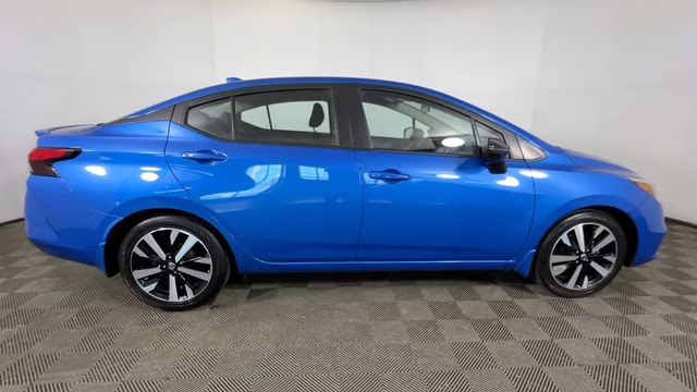 2021 Electric Blue Metallic Nissan Versa 1.6 SR FWD Sedan