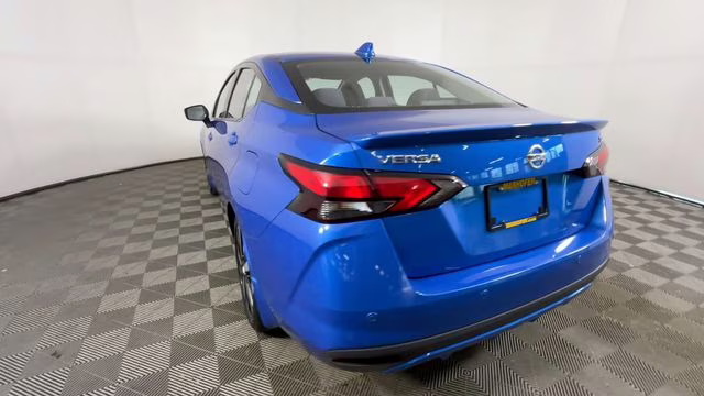 2021 Electric Blue Metallic Nissan Versa 1.6 SR FWD Sedan