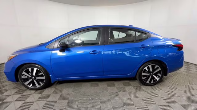 2021 Electric Blue Metallic Nissan Versa 1.6 SR FWD Sedan