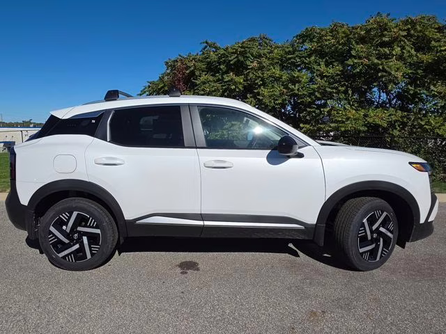 2026 Aspen White Tricoat Nissan Kicks SV FWD SUV