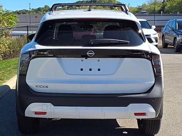 2026 Aspen White Tricoat Nissan Kicks SV FWD SUV
